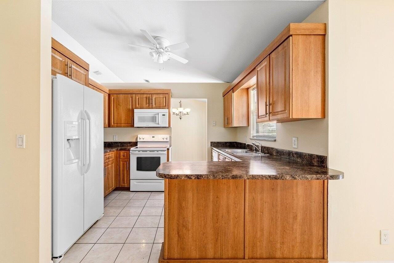 1563 40th Street - Photo 7 of 30