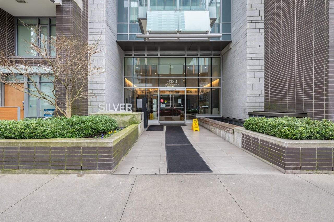 6333 Silver Avenue