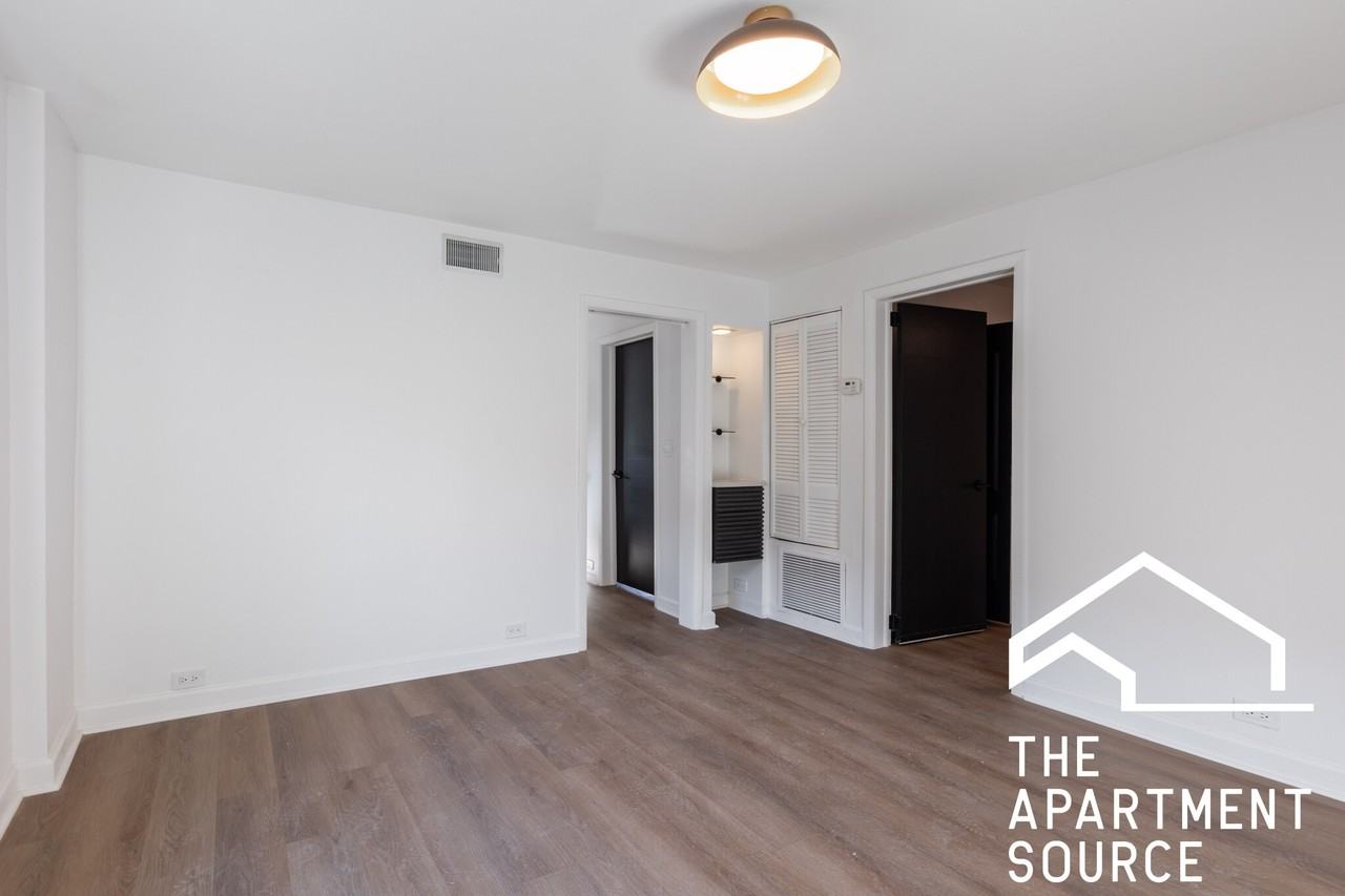 3138 W Schubert Ave #2R - Photo 6 of 18