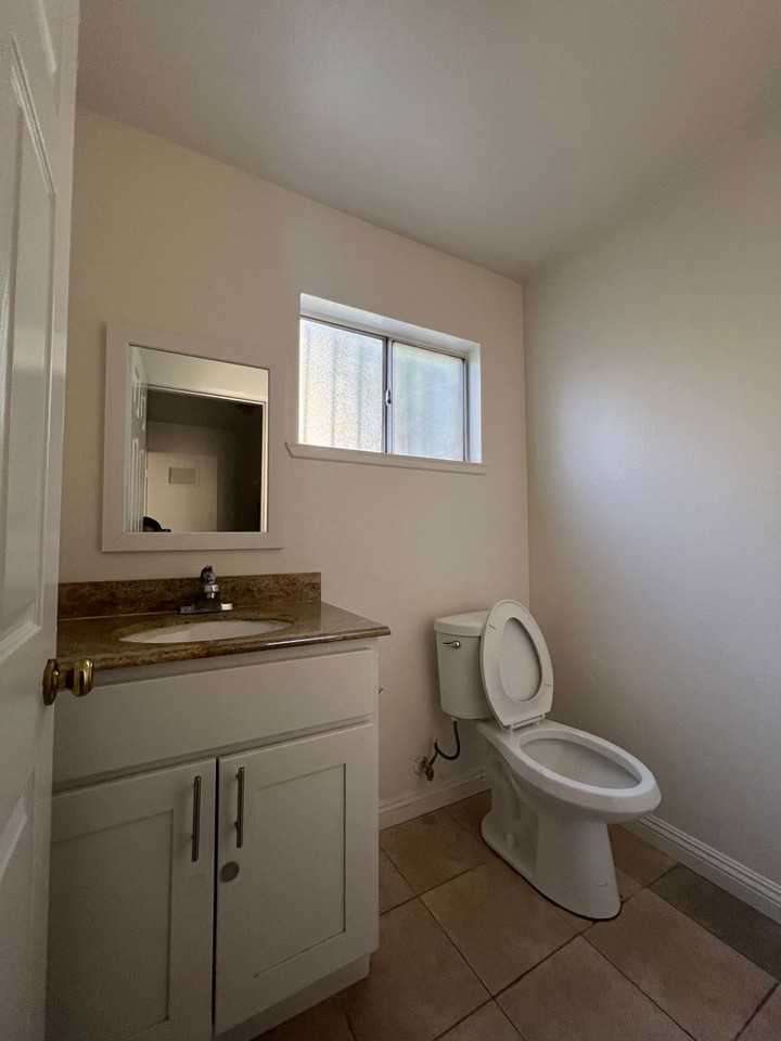 3302 Delta Ave - Photo 6 of 15