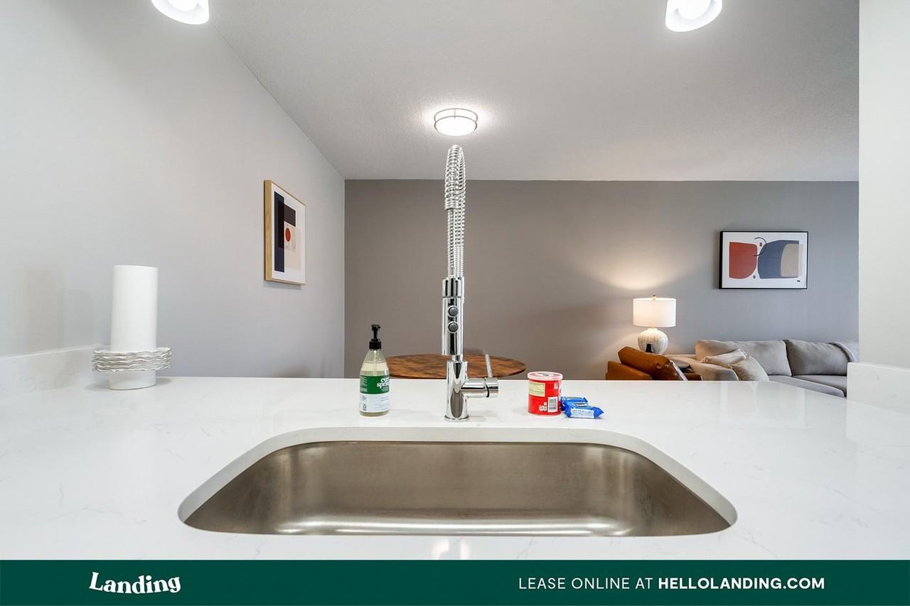 6111 Allisonville Rd - Photo 4 of 50