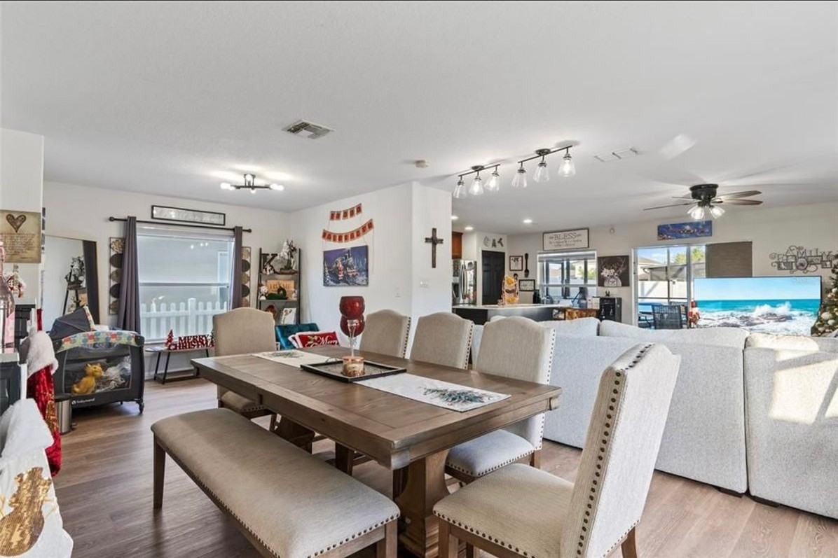 3204 Whitley Bay Ct - Photo 4 of 29