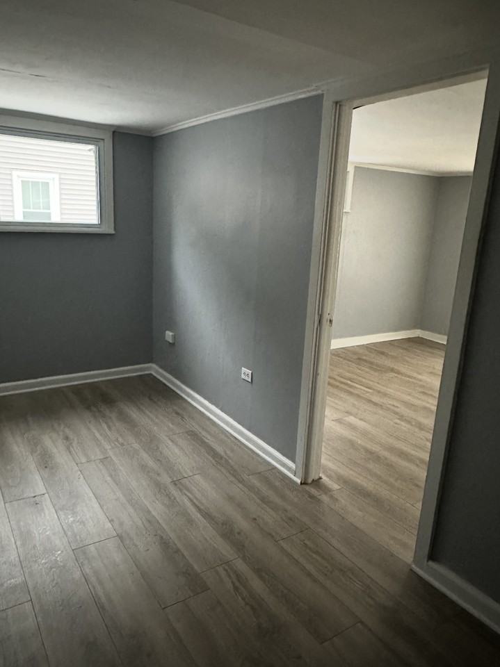 129 W 4th St #5 - Photo 3 of 9