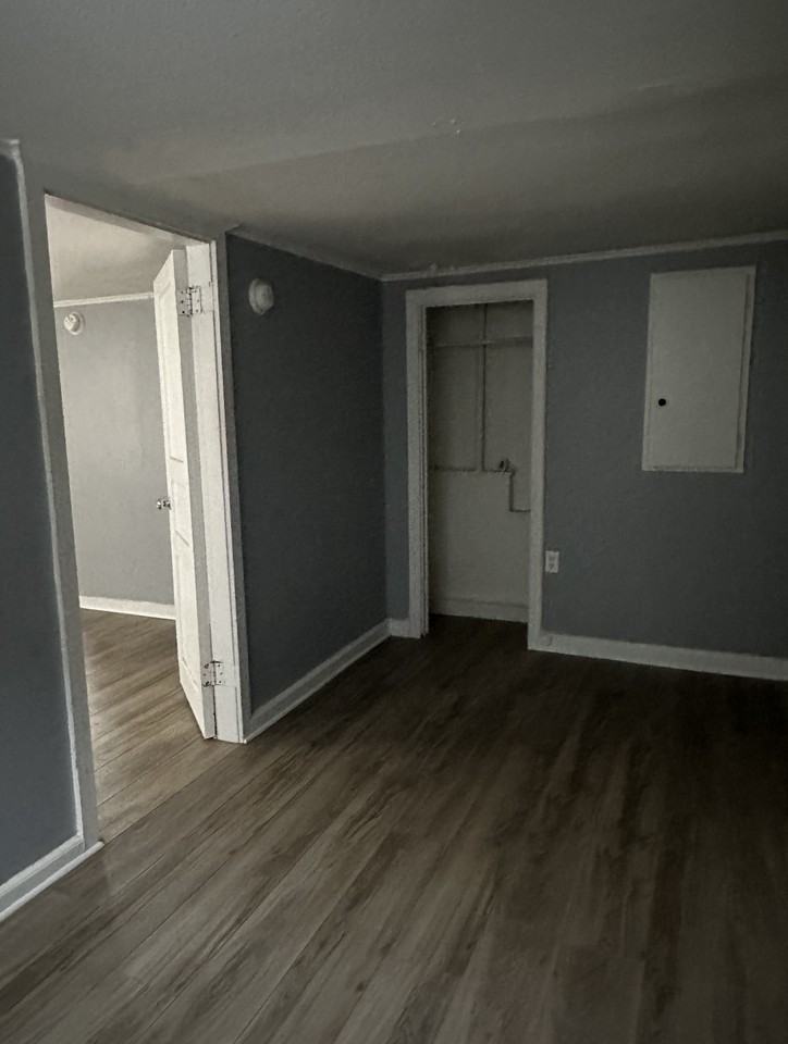 129 W 4th St #5 - Photo 4 of 9