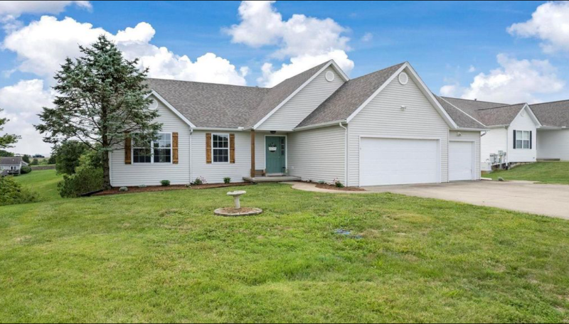 470 Pleasant Lake Dr - Photo 3 of 18