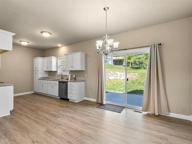 878 Casquin St - Photo 7 of 18