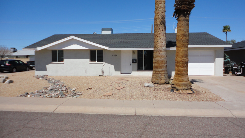 8424 E Palm Ln - Photo 2 of 14