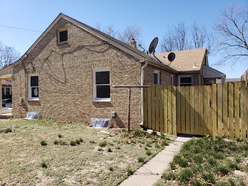 1922 W 11th St N - Photo 3 of 14