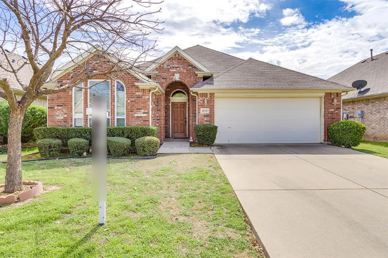 4636 Matthew Dr - Photo 3 of 14