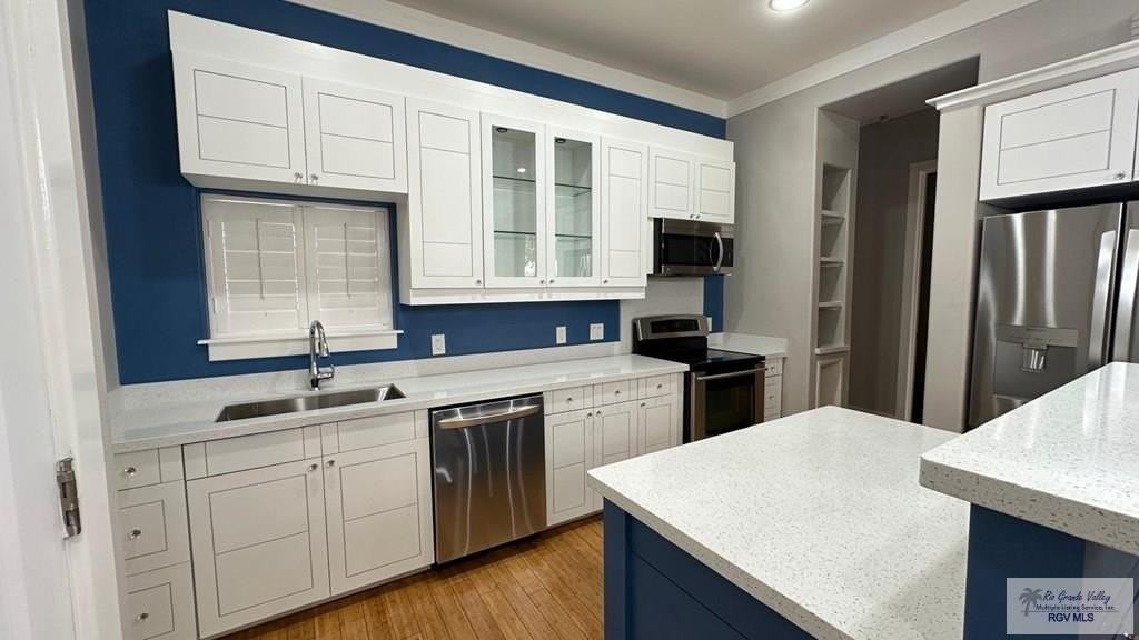 524 Wildrose Ln - Photo 4 of 26