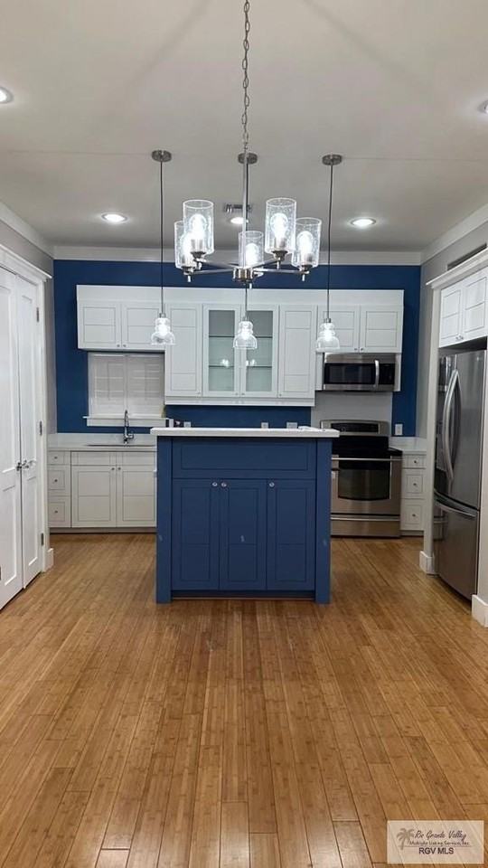 524 Wildrose Ln - Photo 3 of 26