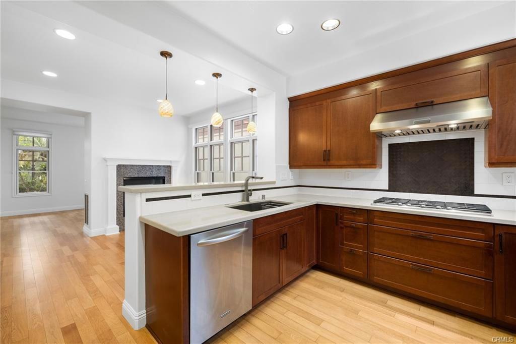 2580 Bungalow Pl - Photo 3 of 8
