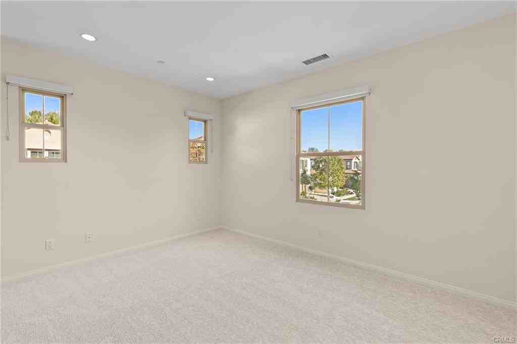 107 Beechmont - Photo 2 of 8