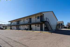 featured image of 1910 E Crest Dr