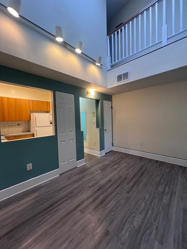 520 Saint Paul Pl - Photo 2 of 11