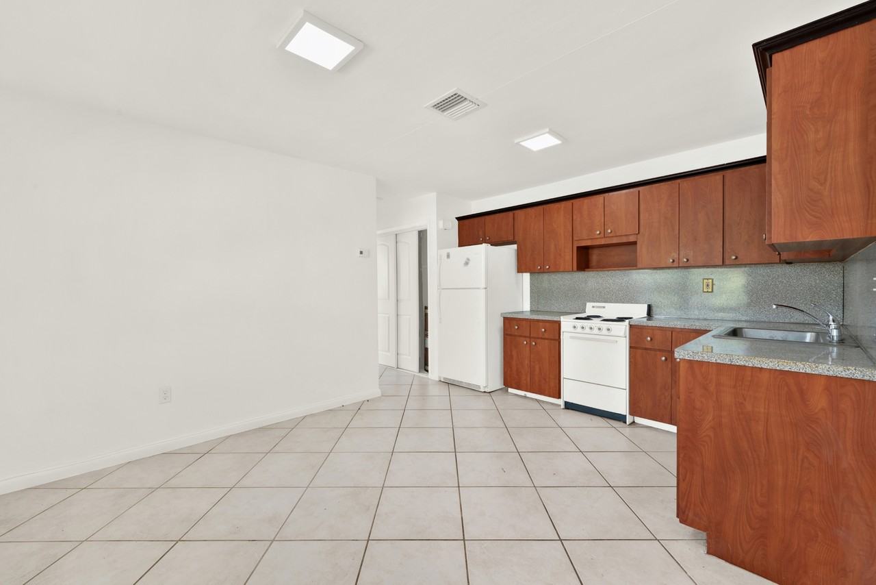 330-340 Madeira Ave. - Photo 3 of 24