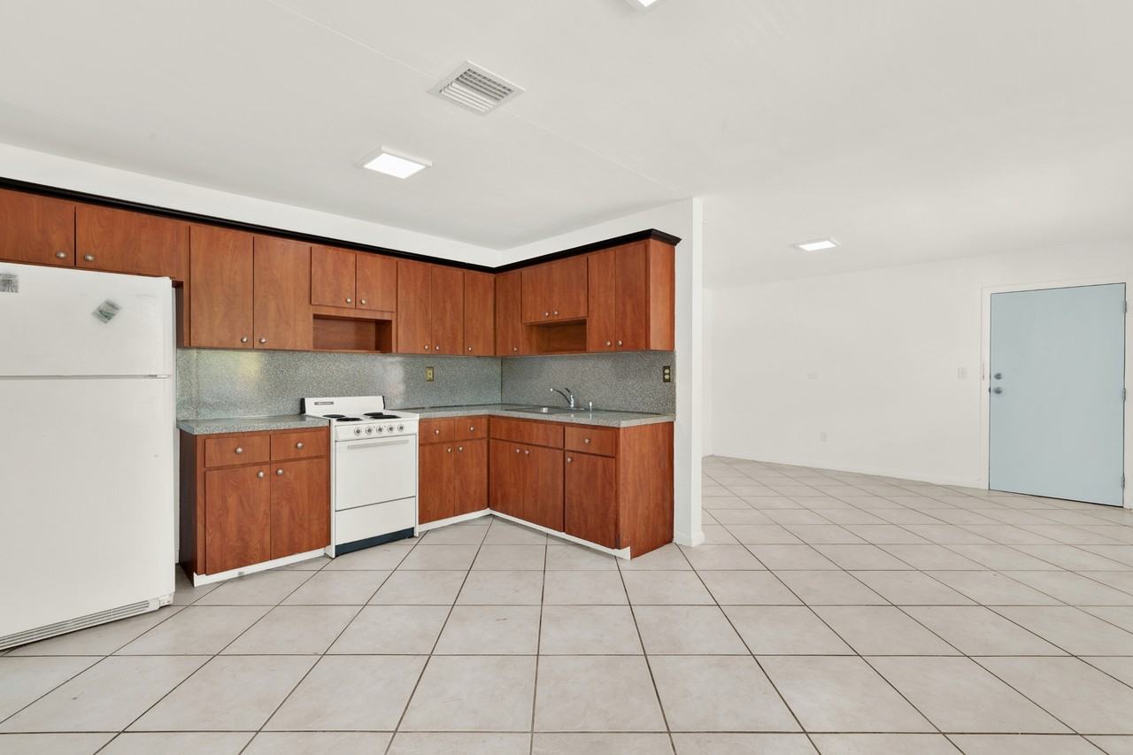 330-340 Madeira Ave. - Photo 4 of 24
