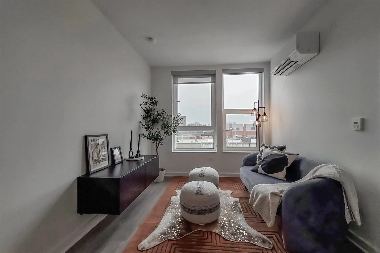 4733 North Wolcott Avenue #301 - Photo 3 of 6