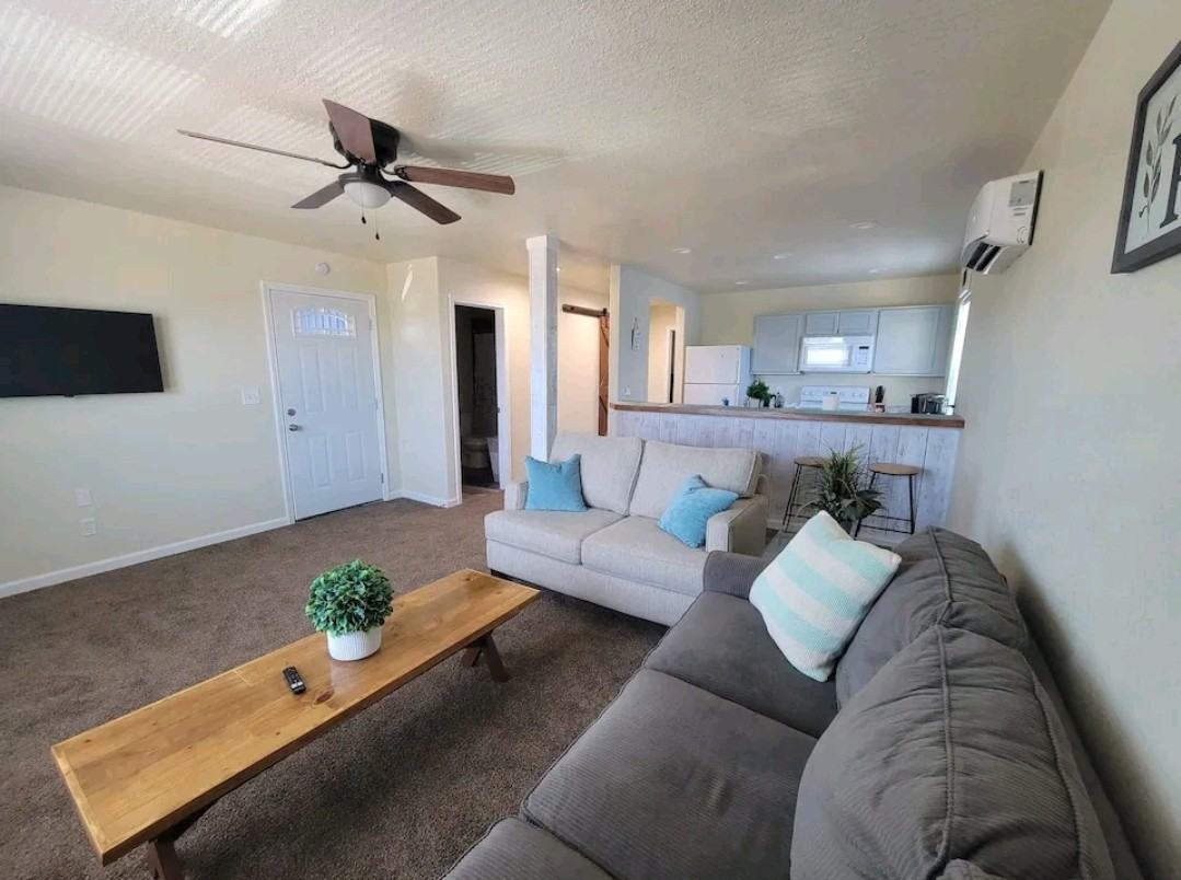 535 Oak Lawn Dr #4 - Photo 3 of 12