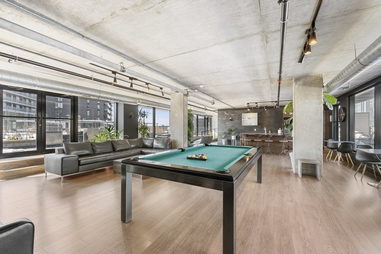 225 De la Montagne - Photo 3 of 4