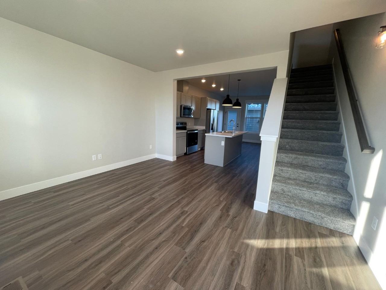 6117 Northstead Ave - Photo 3 of 11