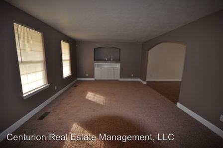 1037 Western Ct - Photo 2 of 13
