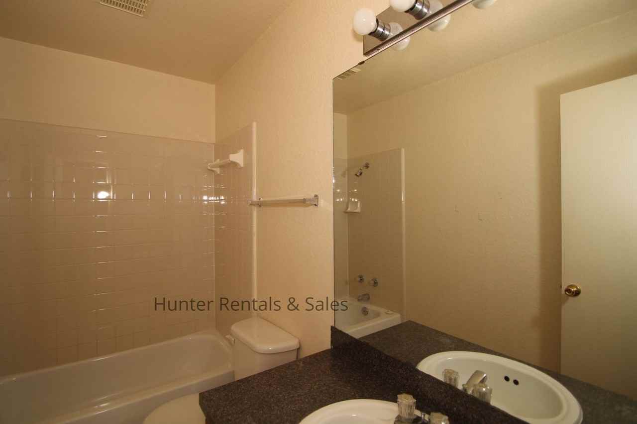 4400 Deek Dr Apt A - Photo 6 of 17