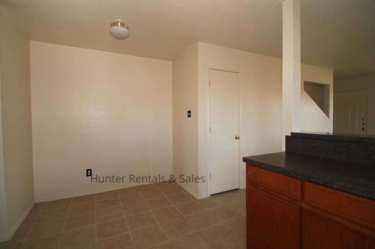 4400 Deek Dr Apt A - Photo 2 of 17