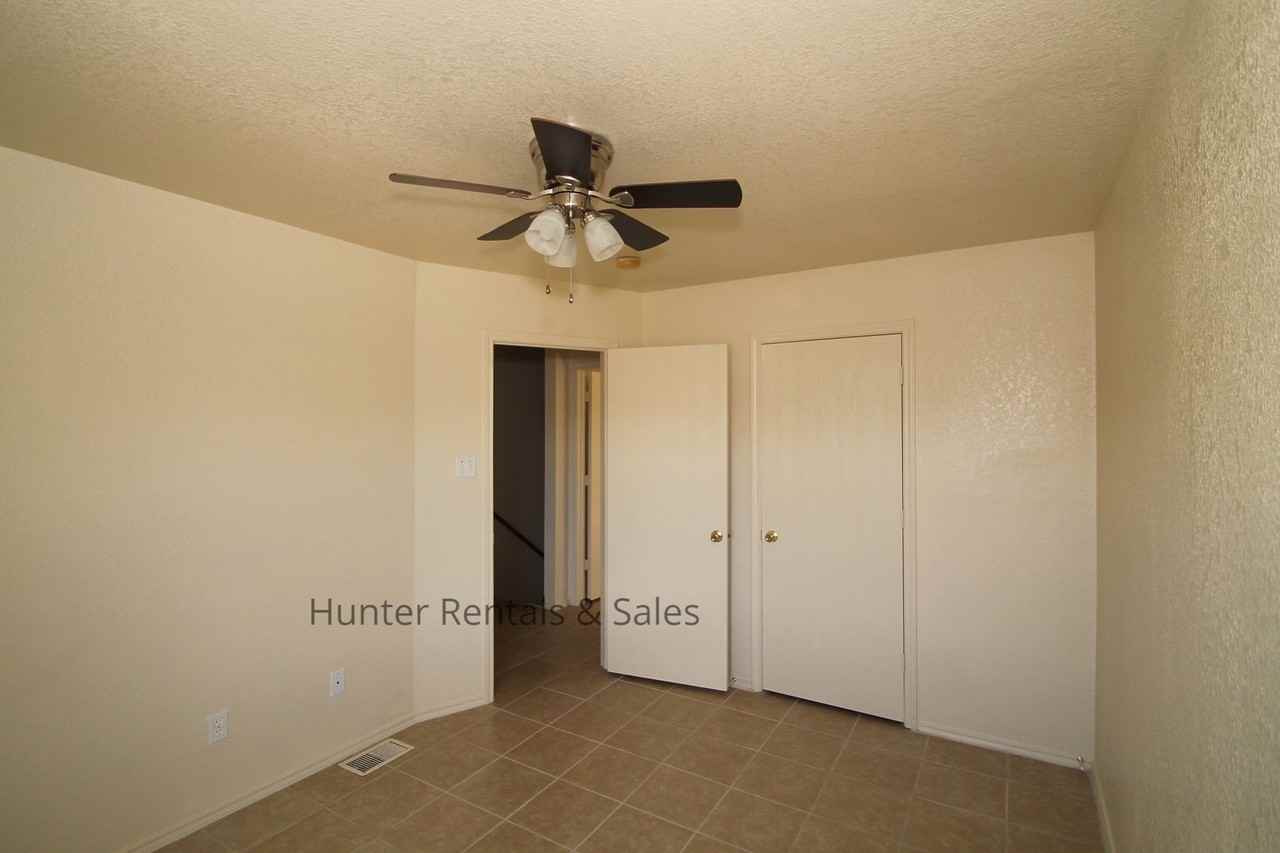 4400 Deek Dr Apt A - Photo 3 of 17