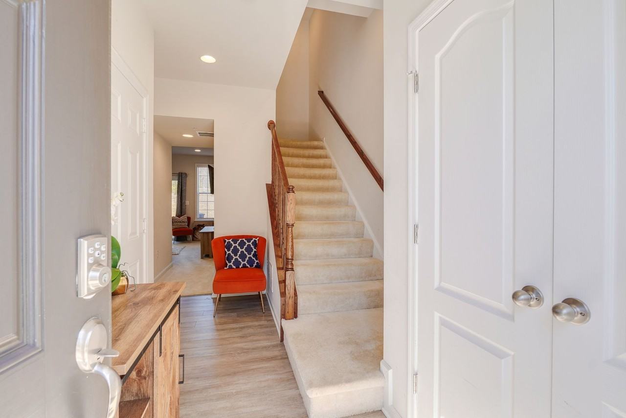 9002 Spruce Tree Ln - Photo 2 of 34