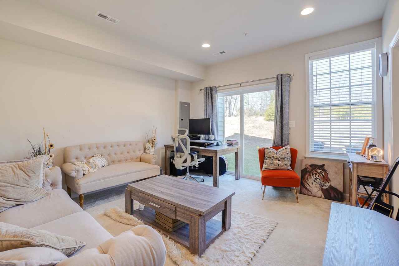 9002 Spruce Tree Ln - Photo 3 of 34