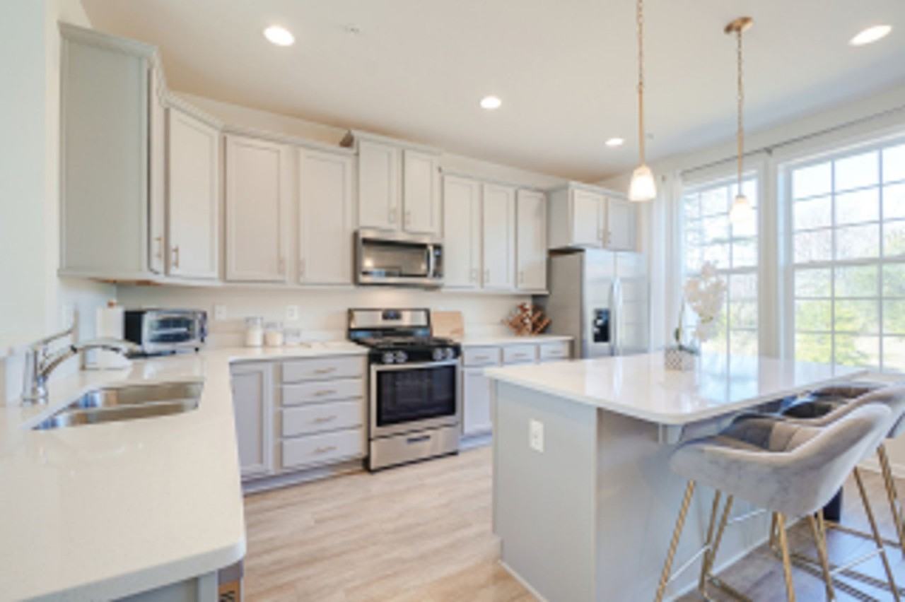 9002 Spruce Tree Ln - Photo 6 of 34