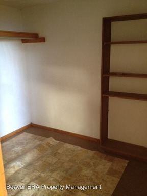 75 E 100 S St - Photo 2 of 4