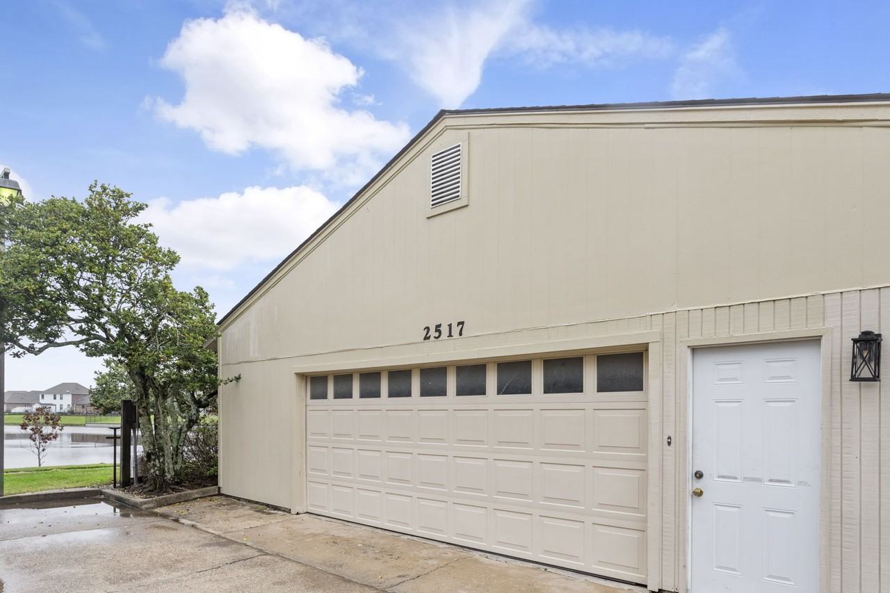 2517 Berrybrook Dr - Photo 3 of 16
