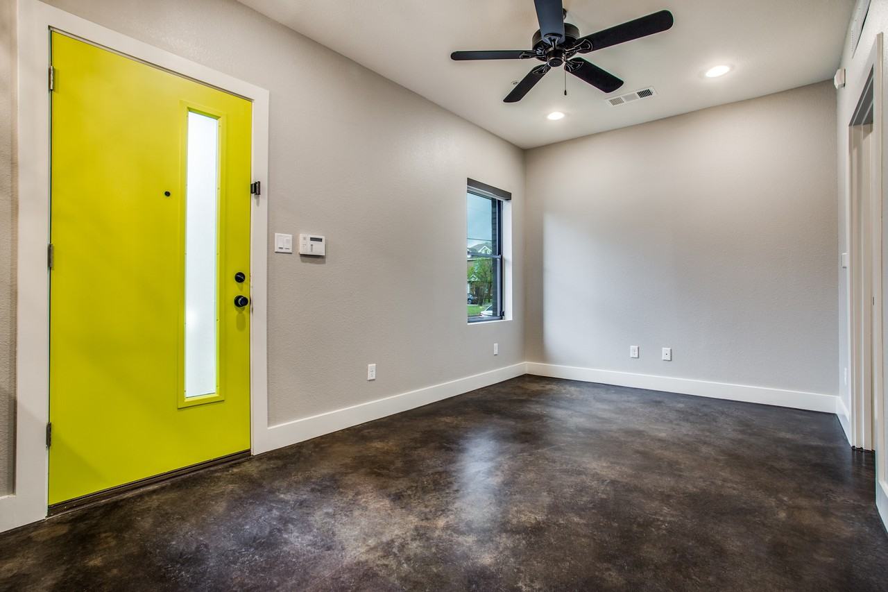 2720 W Devitt St - Photo 6 of 11