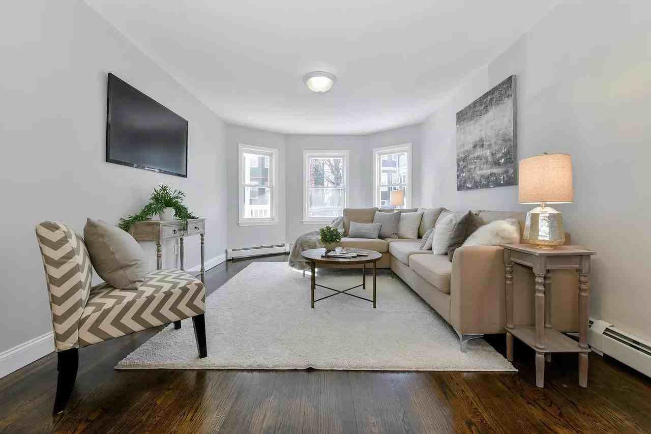 21 Rowell Streetrowell Street #3 - Photo 3 of 11