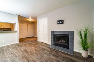 Bromley Granbury - Photo 1 of 1