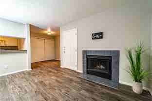 Bromley Granbury - Photo 1 of 1