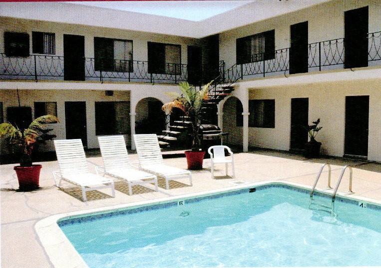 Riviera - Photo 4 of 14