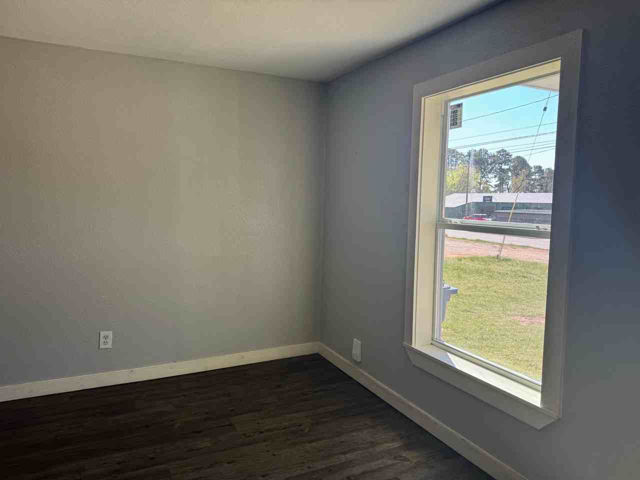 2055 Broadway Ave - Photo 7 of 7
