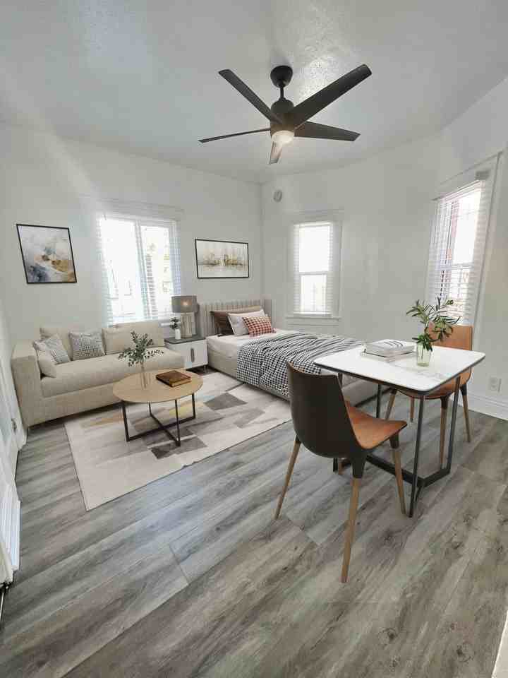906 Pacific Ave - Photo 3 of 16