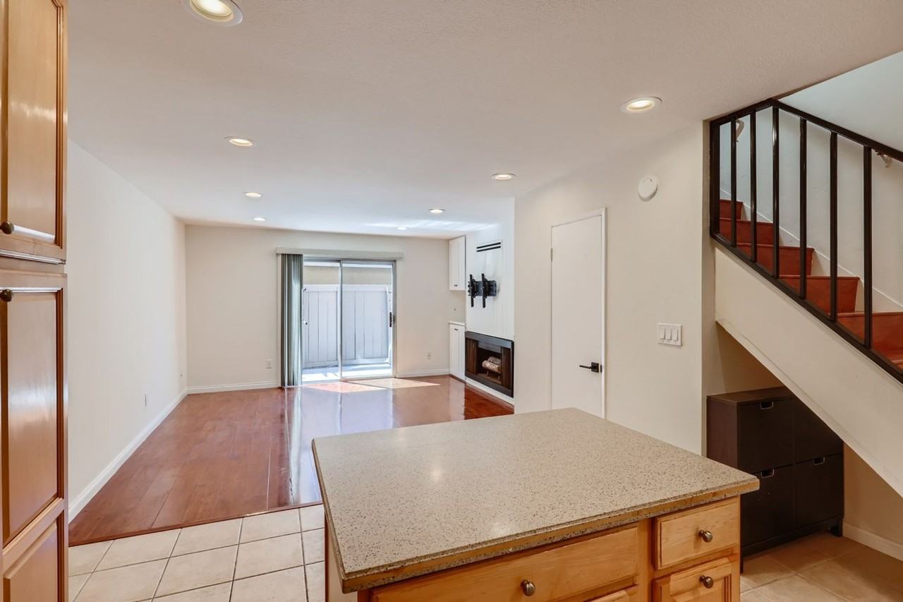 1127 Thomas Ave #10 - Photo 7 of 12