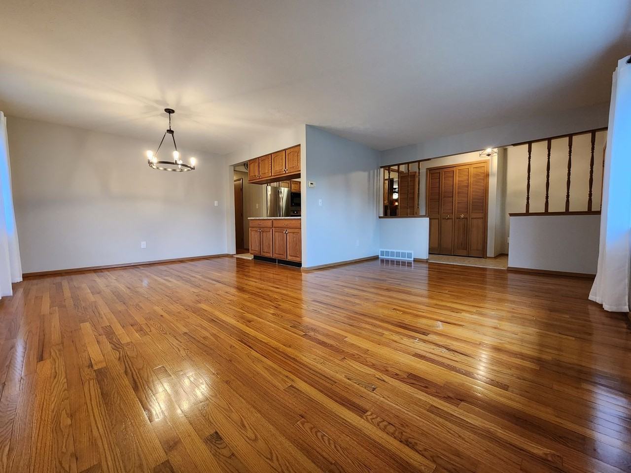 6330 Dunfield Dr - Photo 3 of 41