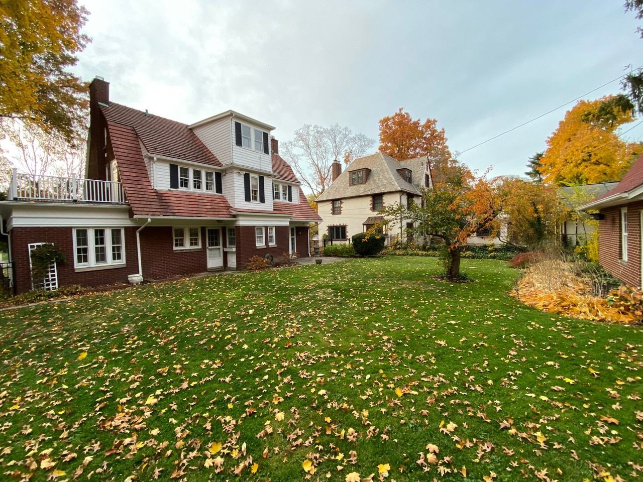 2975 Claremont Rd - Photo 3 of 37