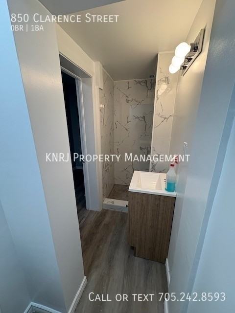 850 Clarence St - Photo 2 of 8