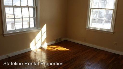 2210 School St - Photo 3 of 7