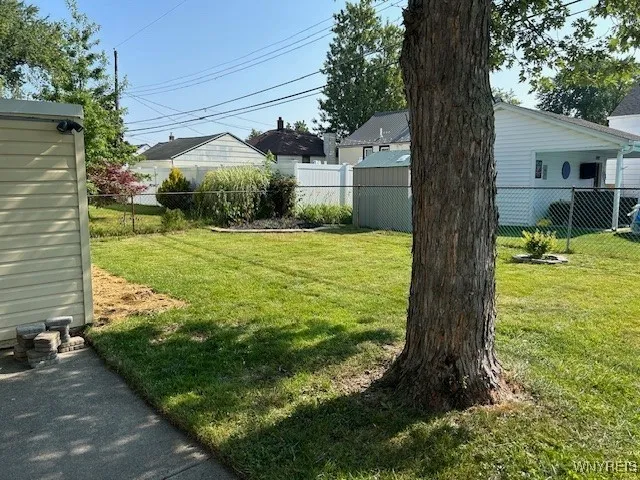 171 Kelvin Dr - Photo 2 of 13