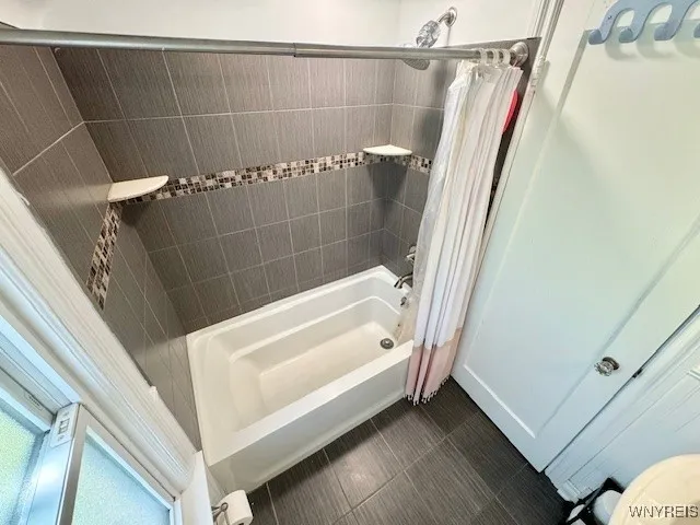 171 Kelvin Dr - Photo 3 of 13