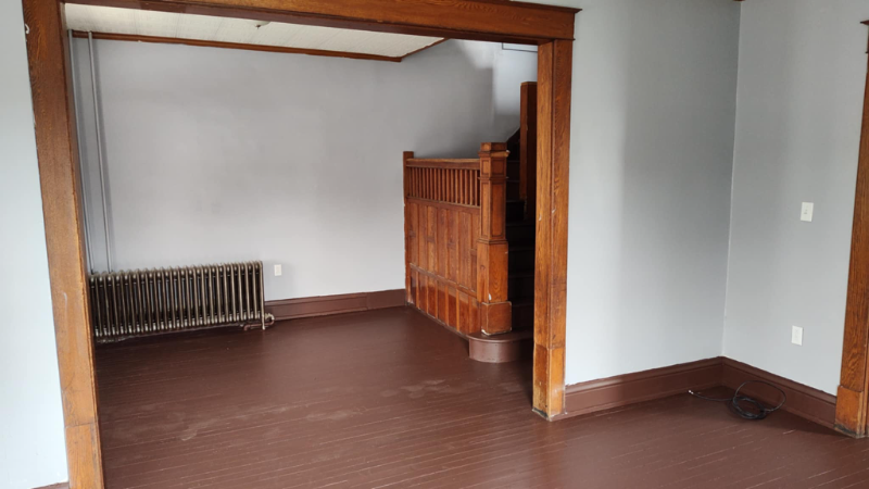 3037 Broad Ave - Photo 3 of 12