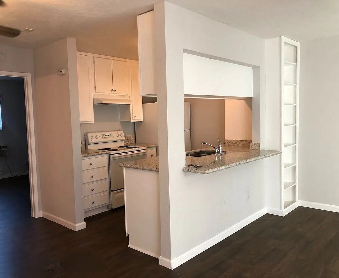 3825 47th St - Photo 3 of 12